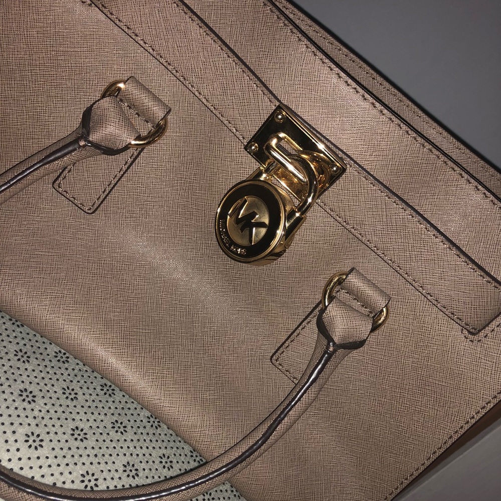 michael kors hamilton satchel sand dune east west